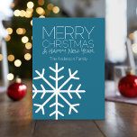 Moderne frohe Weihnachtsschneeflocke - Non-Foto Feiertagskarte<br><div class="desc">Blau und Weiß - Ein fröhlicher und heller Urlaub mit Schnee und viel Glück für das neue Jahr. Eine Illustration mit einigen lustigen und festlichen Saisonsymbolen. Die Rückseite der Karte weist ein trendiges Zickzack Muster auf.</div>