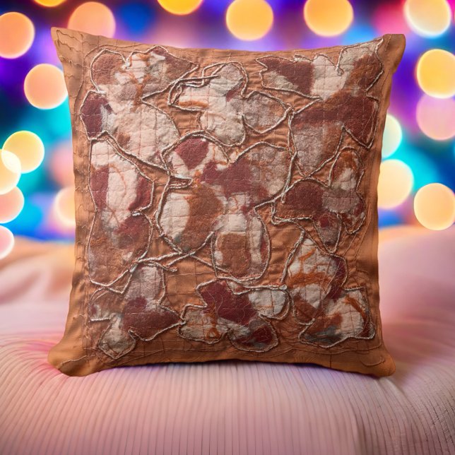 Moderne, fröhliche Stickerei mit Orangenschmetterl Kissen (Von Creator hochgeladen)