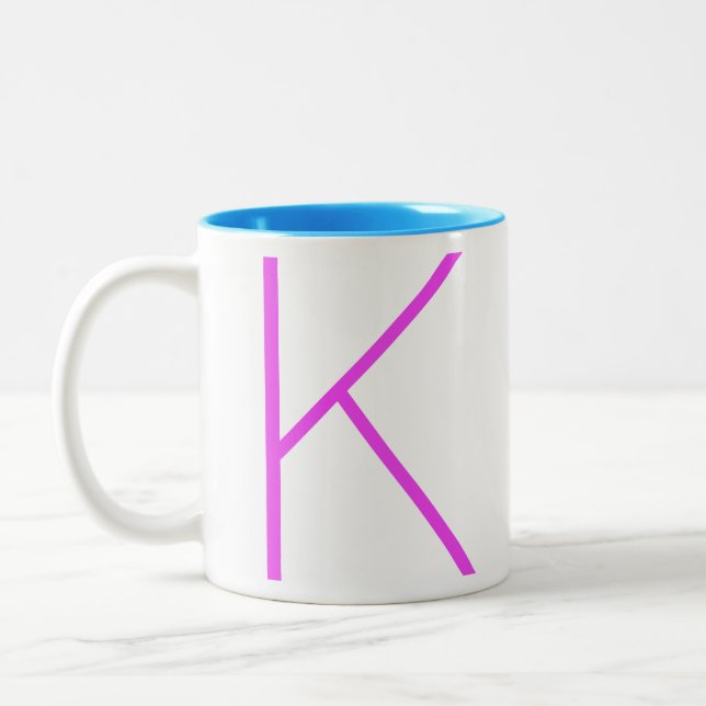 Moderne Fun Bright Minimal Neon Monogramm Zwei-Ton Zweifarbige Tasse (Links)