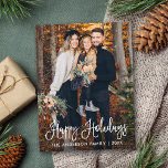 Moderne Fun Calligraphy Family Foto Holiday Postkarte<br><div class="desc">Modernes Fun Kalligrafie Script Happy Holidays Foto Postkarte</div>