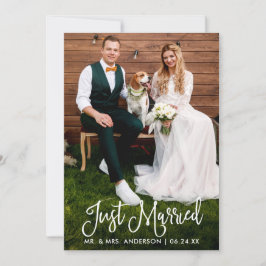 Moderne Fun Calligraphy Just Married Wedding Foto Ankündigung