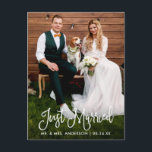 Moderne Fun Calligraphy Just Married Wedding Foto Postkarte<br><div class="desc">Moderne Fun Calligraphy Script Just Married Wedding Foto Hochzeitsankündigung Postcard</div>