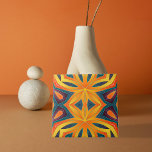Moderne Funky Orange Gelbe Kaleidoskopie Abstrakt Fliese<br><div class="desc">Diese einzigartige dekorative Kachel zeigt ein zeitgenössisches Design mit lebhaften Farben und abstrakten Formen. Die zauberhafte Mischung aus Orange, Gelb, lila und Blau schafft eine auffällige Darstellung, die jedem Raum eine Touch von Modernität und künstlerischem Flair verleiht. Diese Keramik ist mit Präzision und Sorgfalt gestaltet und vereint Form und Funktion...</div>