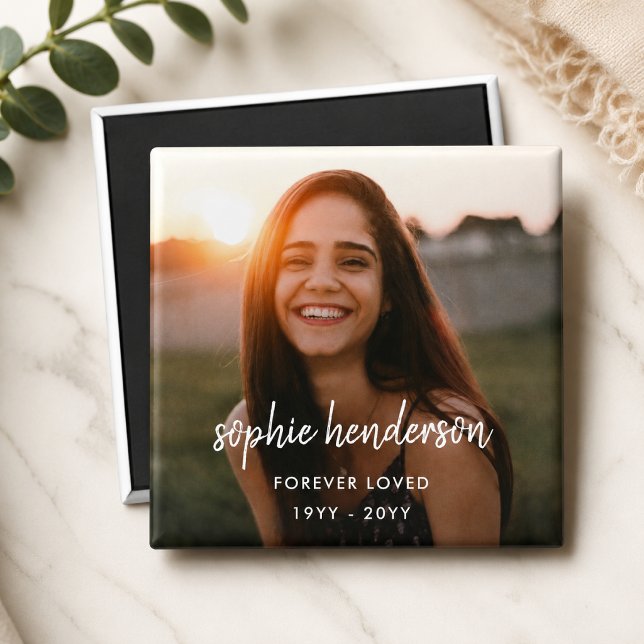 Moderne Gedenkstätte | Forever Loved Beerdigung Tr Magnet (Personalized memorial photo magnet with name and dates for funeral keepsakes and favors.)