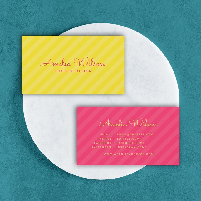 Moderne gelbe und rosa Streifen Muster soziale Med Visitenkarte (Von Creator hochgeladen)