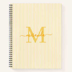 Moderne gelbe und weiße Streifen mit Monogramm-Nam Notizbuch