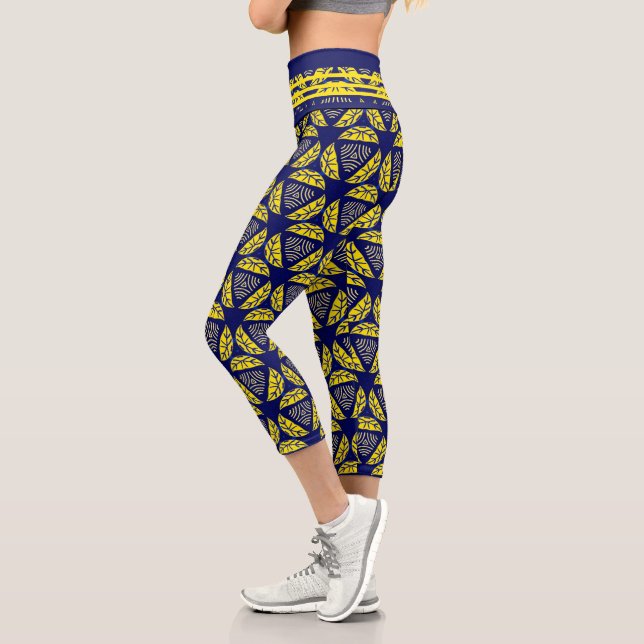 Moderne geometrische Formen Blaues gelbes Muster Capri Leggings (Links)