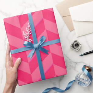 Moderne Geschenkverpackung mit rosa Chevron-Design Geschenkpapier
