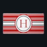 Moderne gestreifte Rot-Weiß- und Grau-Teamfarben Schreibtischunterlage<br><div class="desc">Das Design der Tischmatte zeichnet sich durch ein wunderschönes,  rotes,  graues und weißes Streifenmuster aus,  in dem Sie ein personalisiertes Monogramm hinzufügen können. Perfekt für die Darstellung mit Teamfarben,  oder einfach nur gut aussehen! Macht ein großartiges Geschenk. Erstellt von der einfachen Farmhouse Press.</div>