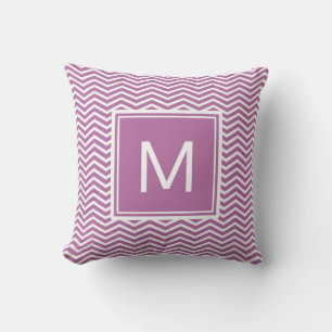 Moderne gewaltige lila Chevrons mit Monogramm Kissen