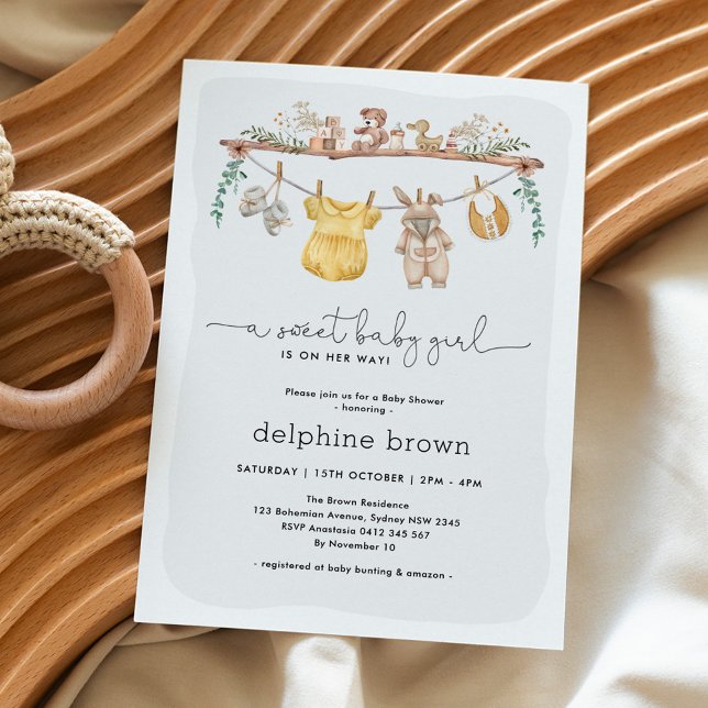 Moderne Girl Baby Dusche Kinderzimmer Kleidung Einladung (Von Creator hochgeladen)