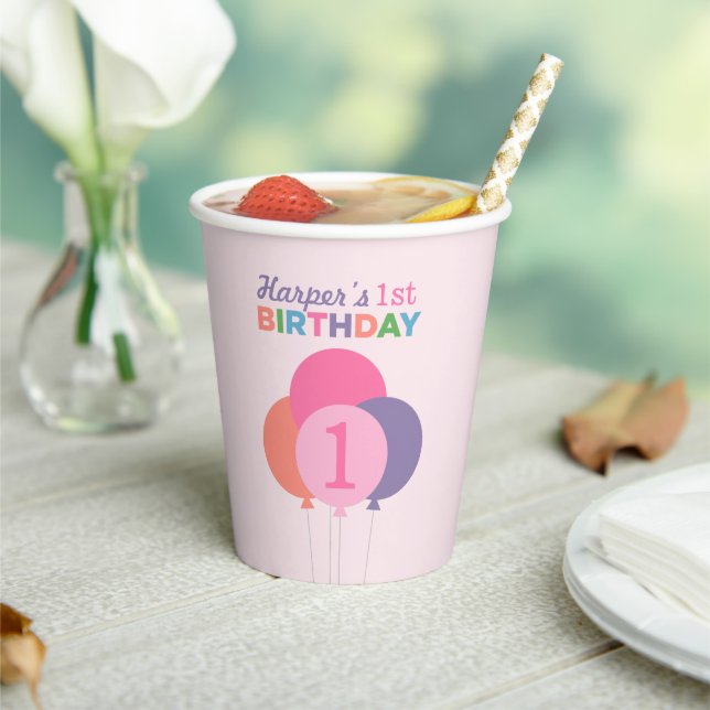 Moderne Girl Pink Lila Balloons Pa Pappbecher (In Situ)