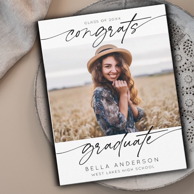 Moderne Glückwunsch Graduate Abschluss Script Foto Karte (Von Creator hochgeladen)