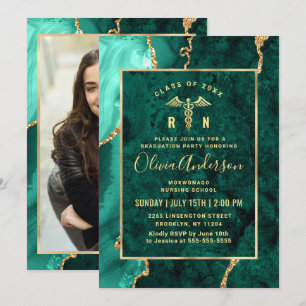 Moderne Gold Green Nursing School Graduation Party Einladung