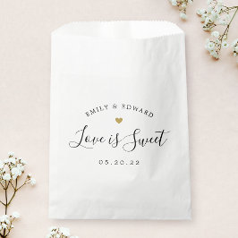 Moderne Gold Heart Liebe ist Sweet Wedding Geschenktütchen
