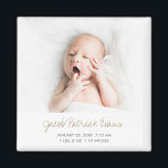 Moderne Gold Script Boy oder Girl Birth Ankündigun Magnet<br><div class="desc">Dieser charmante Foto-Geburtsankündigungsmagnet zeichnet sich durch ein zeitgemäßes Design aus, das Ihnen lasse, es einfach an den Anzug Ihres Stils anzupassen. Bei der Auswahl eines Skripts für den Namen Ihres Babys suchten wir nach etwas informellem, mit Persönlichkeit, aber auch einem geordneten Fluss, der leicht zu lesen ist, und wir fanden...</div>