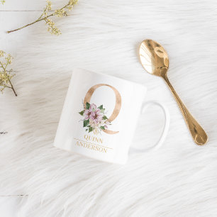 Moderne Gold-Wasserfarben-Blumen- Buchstabe Q Mo Kaffeetasse