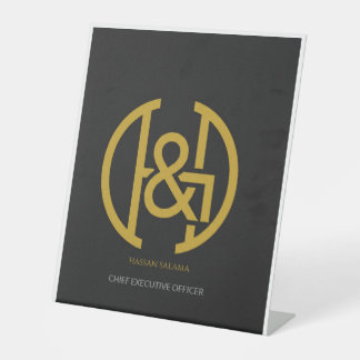 Moderne goldene Monogramm-Anfangsbuchstabe Executi Sockelschild