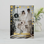 Moderne Goldene Schneeflocken Ein Foto Gold Schwar Folien Feiertagskarte<br><div class="desc">Individuell anpassbare,  einfache,  vertikale Fotokarte mit goldenen Schneeflocken aus der Folie und Goldschmuck aus Schwarz und Imitat auf der Rückseite.</div>
