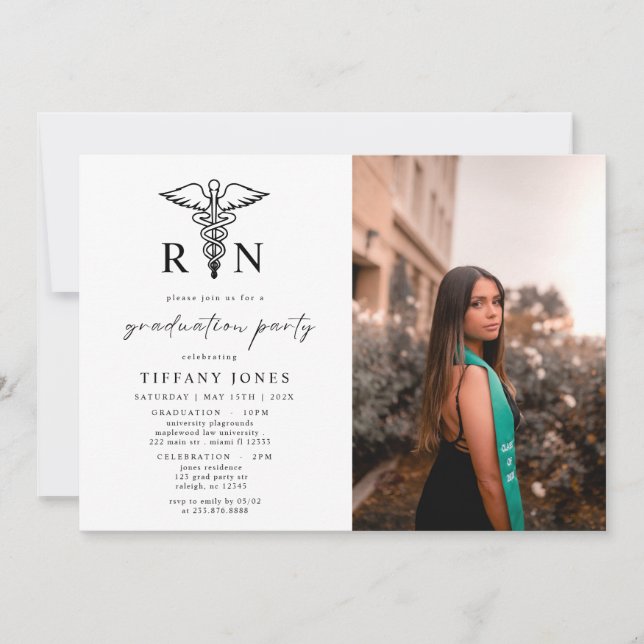 Moderne Graduate Foto RN Nurse Graduation Party Einladung (Vorderseite)