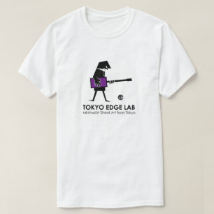 Moderne Grafik eines urbanen Bassspielers - Tokyo T-Shirt