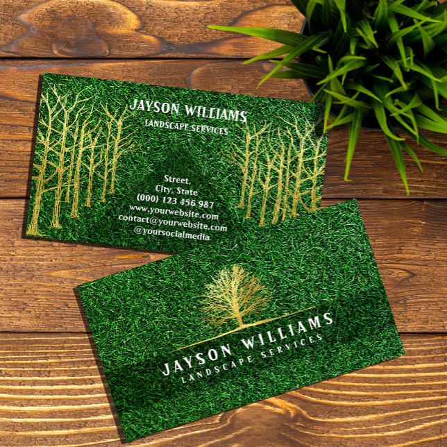 Moderne Grass Texture Business Card mit Gold Tree Visitenkarte (Modern Grass Texture Business Card with Gold Tree #zazzlemade #lawncarebusinesscard#landscapeservice)