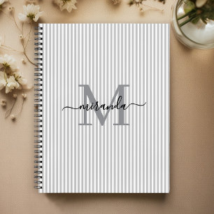Moderne graue und weiße Streifen mit Monogramm-Nam Notizbuch