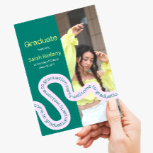 Moderne grüne farbige Typografie-Einladung