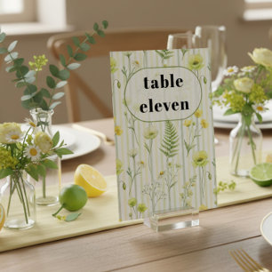 Moderne grüne Wildblumenstreifen-Hochzeit mit Zitr Tischnummer