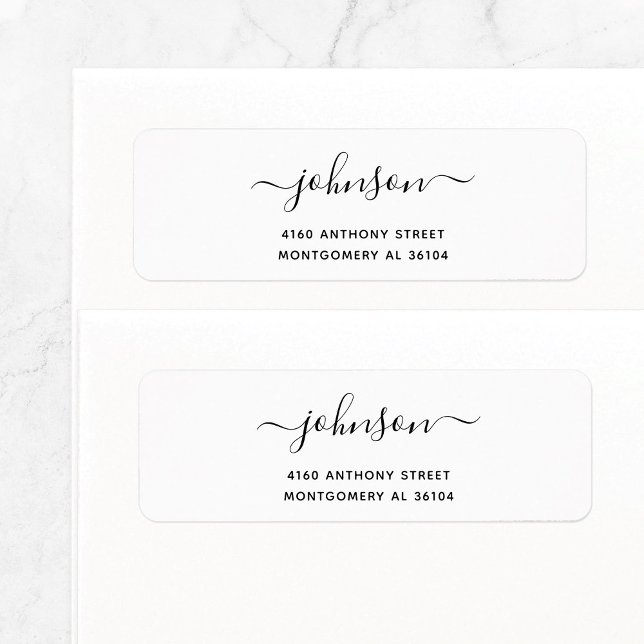 Moderne Handschrift Name & Rücksendeadresse 08b. (Simple, basic return address label features modern, elegant script family name with swashes.)