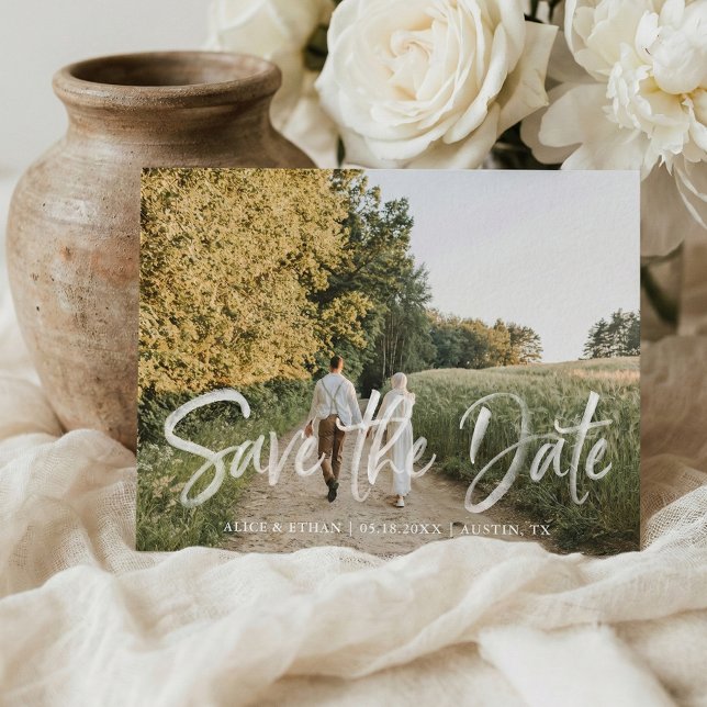 Moderne Handschrift Pinsel Weiß Save the Date Foto Ankündigungspostkarte (Von Creator hochgeladen)