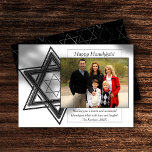 Moderne Hanukkah Silver Wunschstar David Foto Feiertagskarte<br><div class="desc">Minimal klassisch silber Bar/Bat Mitzvah und Hanukkah modernen Star of David vor einem soliden Hintergrund schafft ein elegantes,  raffiniertes Design. Für andere koordinierende Farben oder passende Produkte,  besuchen Sie JustFharryn @ Zazzle.com oder kontaktieren Sie den Designer,  c/o Fharryn@yahoo.com Alle Rechte vorbehalten. #zazzlemade #christmasdecor</div>