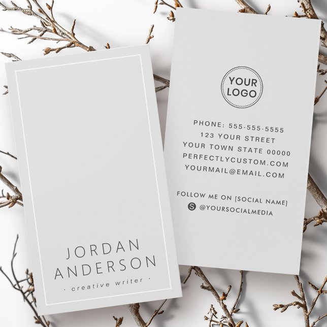 Moderne, hellgraue Logo-Visitenkarten für Social M (Modern light gray logo social media business cards)