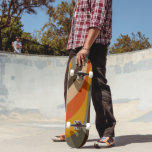 Moderne Herbst-Abstrakte Wavy-Linien in Erdtönen Skateboard<br><div class="desc">Modernes Skateboard für Abstrakte Wavy Lines im Herbst</div>