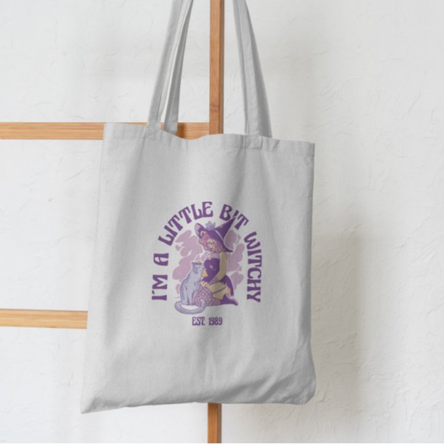 Moderne Hexe mit Katze Tragetasche (Von Creator hochgeladen)