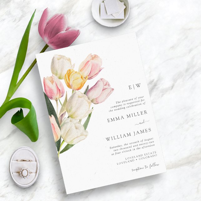 Moderne Hochzeit Einladung (Watercolor Spring Tulips Monogrammed Wedding Invitations by Painted Paperie)