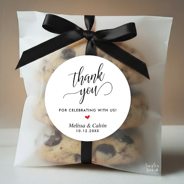 Moderne Hochzeit Klasse Vielen Dank Geschenke Runder Aufkleber (Modern Wedding Classy Thank You Gifts Classic Round Sticker in black and white, little red heart)