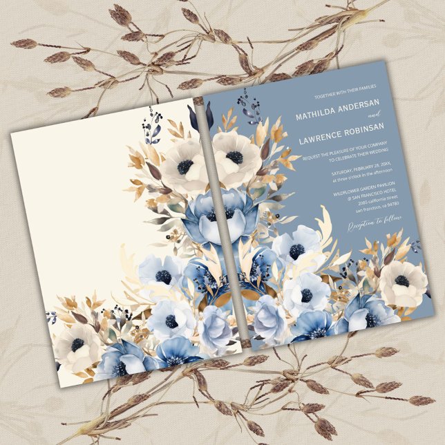 Moderne Hochzeit mit blauer Wasserfarbe Einladung (Elegant Dusty Blue Gold Floral Winter Wedding Invitation)