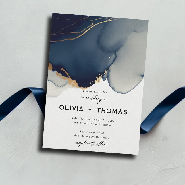 Moderne Hochzeit mit Minimalistischem Navy Einladung (navy blue gold wedding invitation modern minimalist winter beach waves watercolor elegant bohemian)