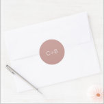 Moderne Hochzeit mit rosa Monogramm Runder Aufkleber<br><div class="desc">Minimalistisches und modernes Design.</div>