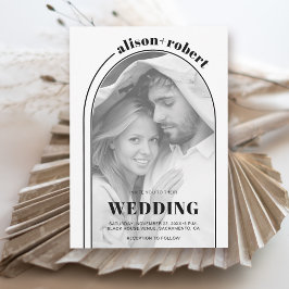 Moderne Hochzeit mit Schwarz-weißem Bogen und Foto Einladung