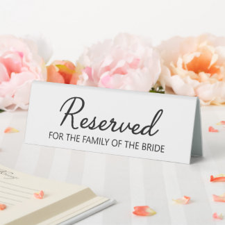 Moderne Hochzeit vorbehalten Familie der Braut Tischaufsteller