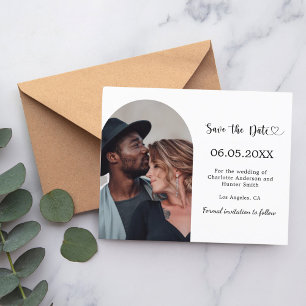 Moderne Hochzeits-Save-the-Date-Karte mit Torbogen