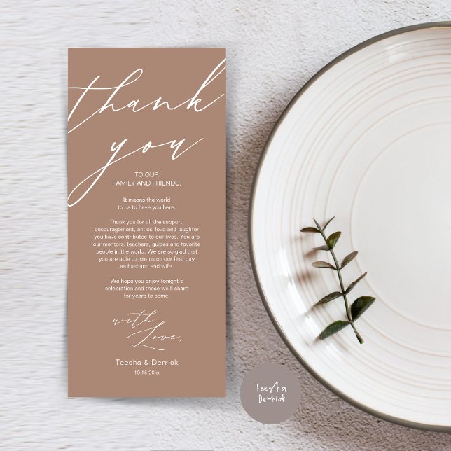 Moderne Hochzeitsstätte mit Dankeschön Abendkarte Programm (Wedding Dinner Place Setting Thank You Card, Modern Minimalist Script, in Taupe )