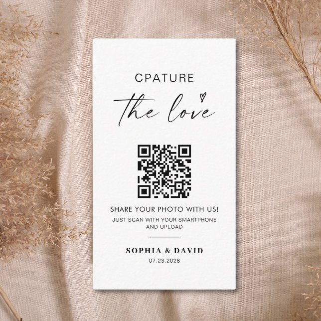 Moderne Hochzeitsstipps erfassen den QR-Code der L Begleitkarte (Von Creator hochgeladen)