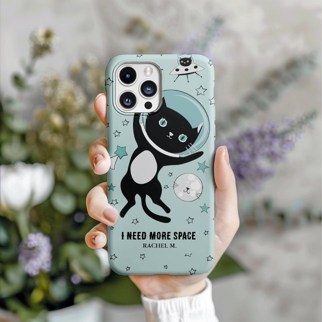 Moderne ich brauche mehr Platz Black Cat Cartoon iPhone 16 Pro Hülle (Show your friends what a trendsetter you. Also a really out of this world gift option.)