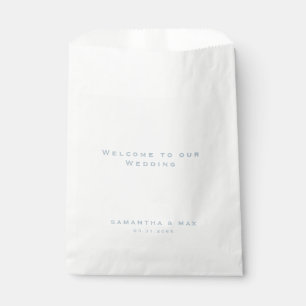 Moderne Icy Blue Text White Wedding Willkommen Geschenktütchen