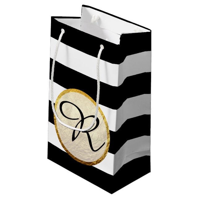 Moderne Imitate Gold Foil Schwarz-weiß Strip Monog Kleine Geschenktüte (Rückseite Schrägansicht)