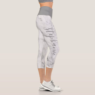 Moderne Imitate Muster mit Girly-Script-Namen Capri Leggings