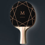 Moderne Imitate Rose Gold Geometrie mit Monogramm Tischtennis Schläger<br><div class="desc">Dieses elegante Tischtennispaddel besticht durch ein modernes,  geometrisches Design in der Rose Imitat auf schwarzem Hintergrund. Personalisieren Sie Ihre Nachricht und Ihren Namen.</div>